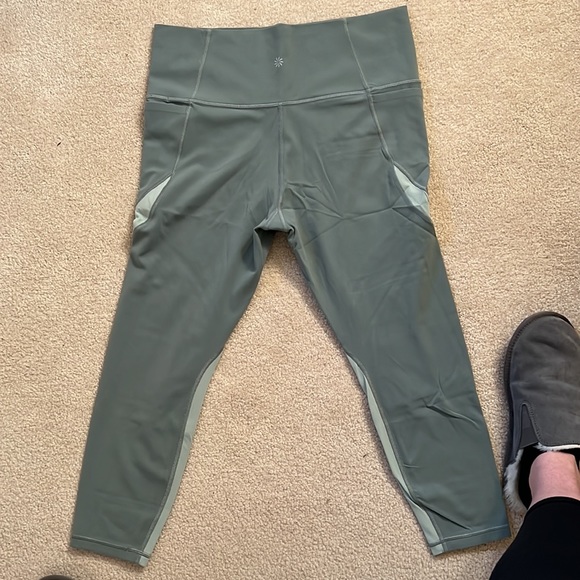 ATHLETA NWOT legging. - Picture 3 of 3